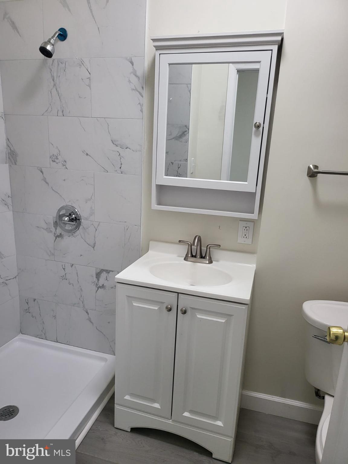BROADWAY EAST - Residential Lease