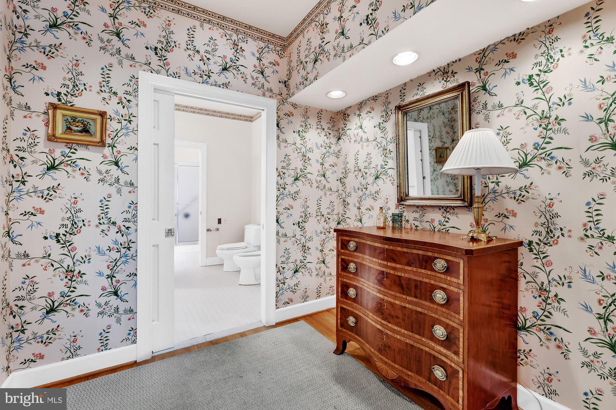 LUTHERVILLE - Residential