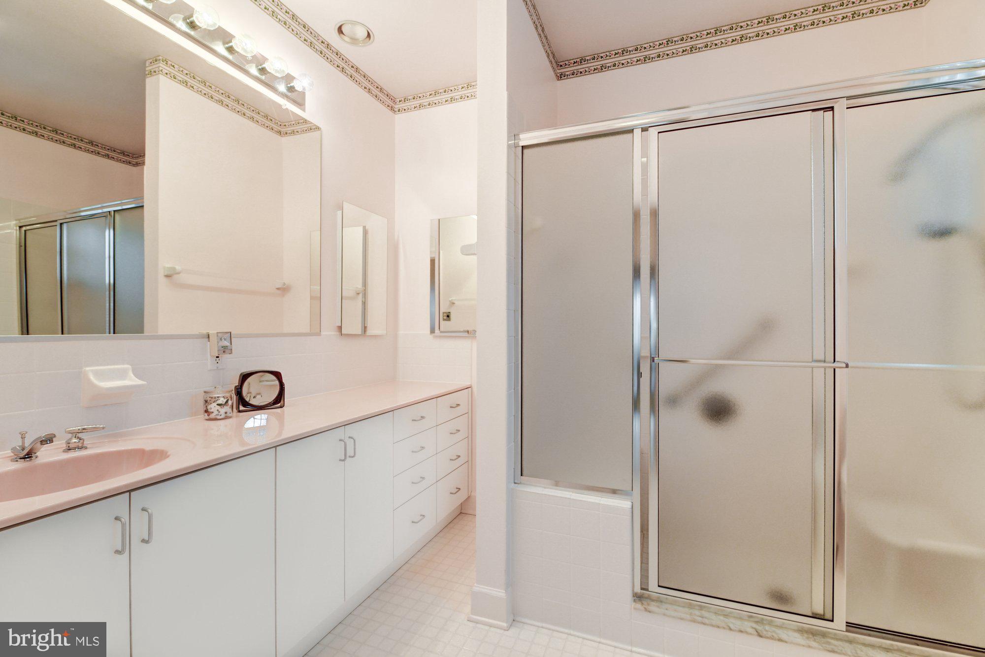 LUTHERVILLE - Residential