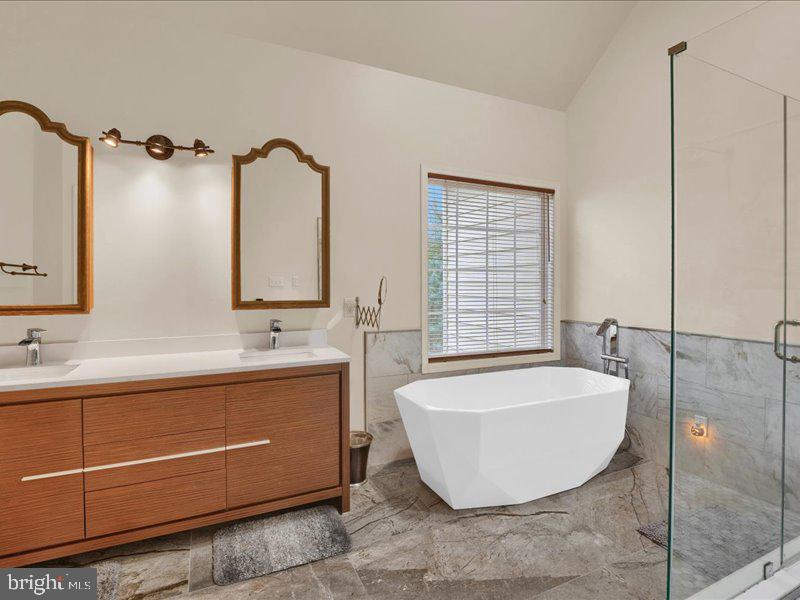 ASH CREEK - Residential