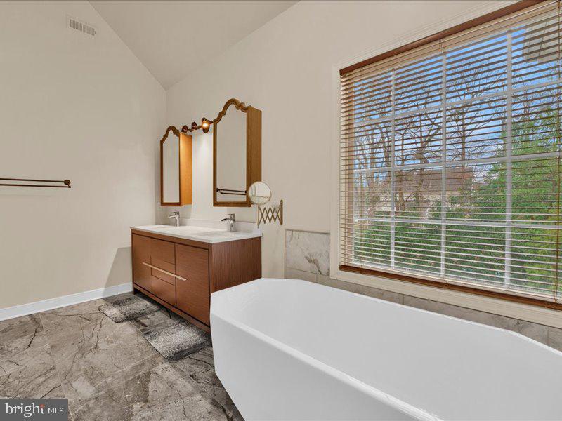 ASH CREEK - Residential