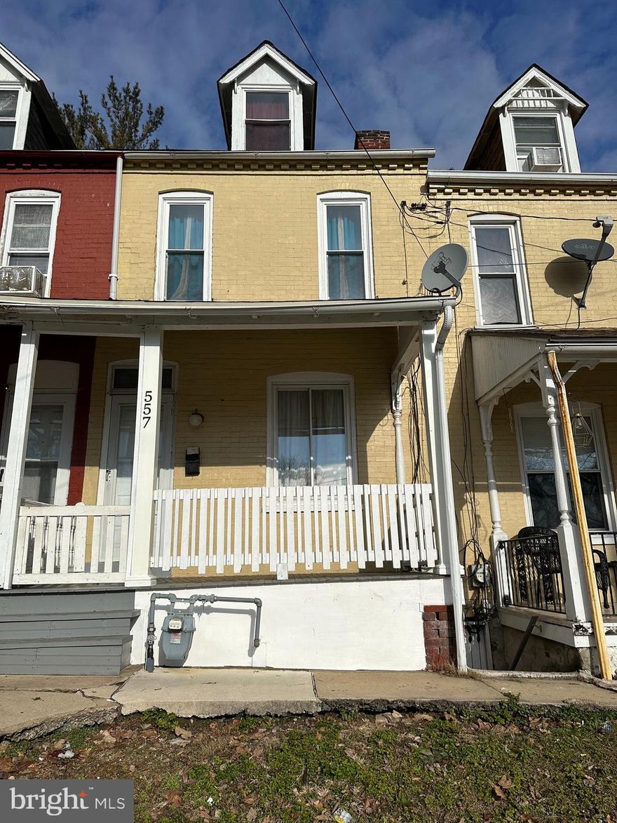 Great investment opportunity in Lancaster City.  Tenant occupied.  Current rent $1,051 a month. (8 Month Lease with Tenant option to renew additional 2 years at 5% increase each year.)  Home offers hardwood floors, replacement windows and spacious kitchen.  Ready for investor to add to rental portfolio and start receiving instant rental income.  Home is currently professionally managed.  24 Hour notice required for all showings.  Owner will review offers Wednesday 1/24/24.  All offers must be submitted by Wednesday 1/24/24 at 1pm Eastern Standard Time.
