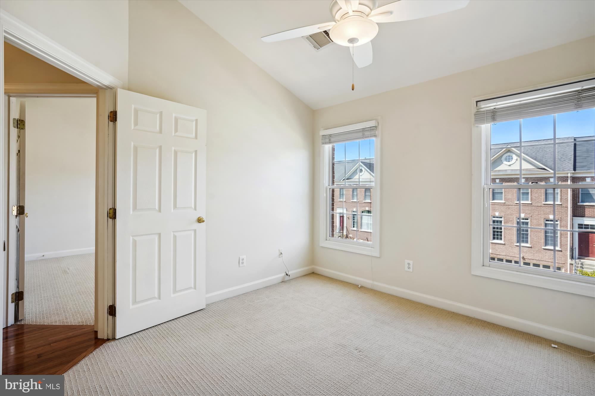 FAIR LAKES - Residential Lease