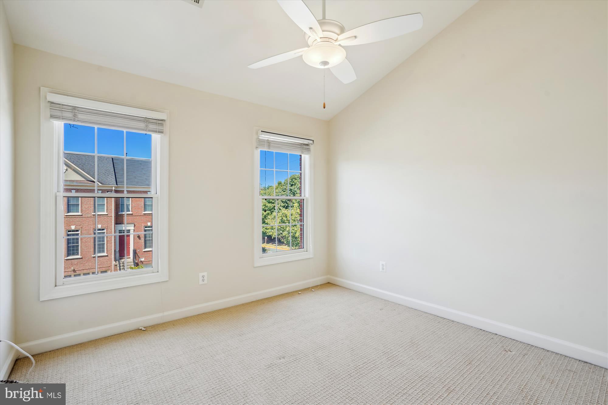 FAIR LAKES - Residential Lease