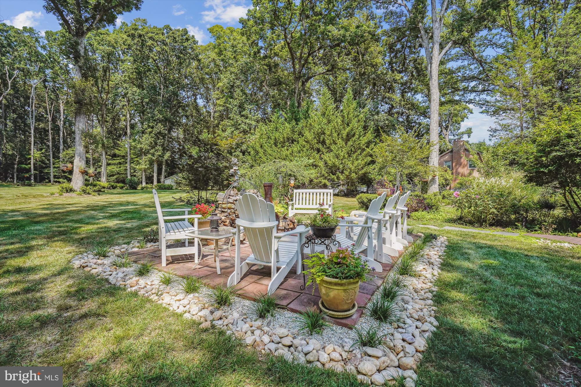 7022 WOODLAND DRIVE