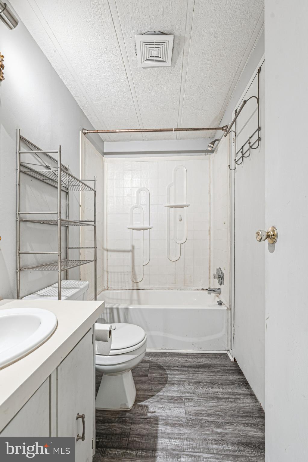 BRIARWOOD ESTATES - Residential