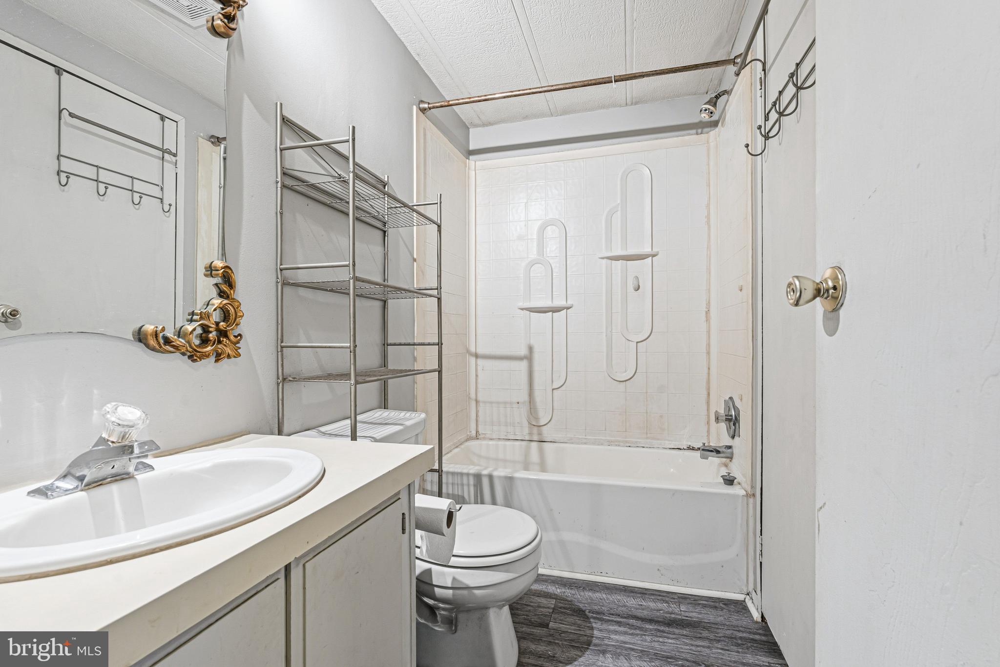 BRIARWOOD ESTATES - Residential