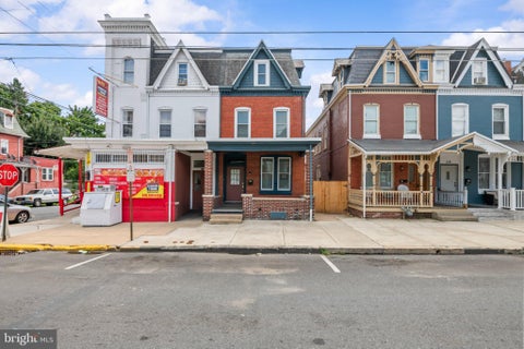 Townhouse For Sale - 142 Oley Street<br/> READING, PA 19601