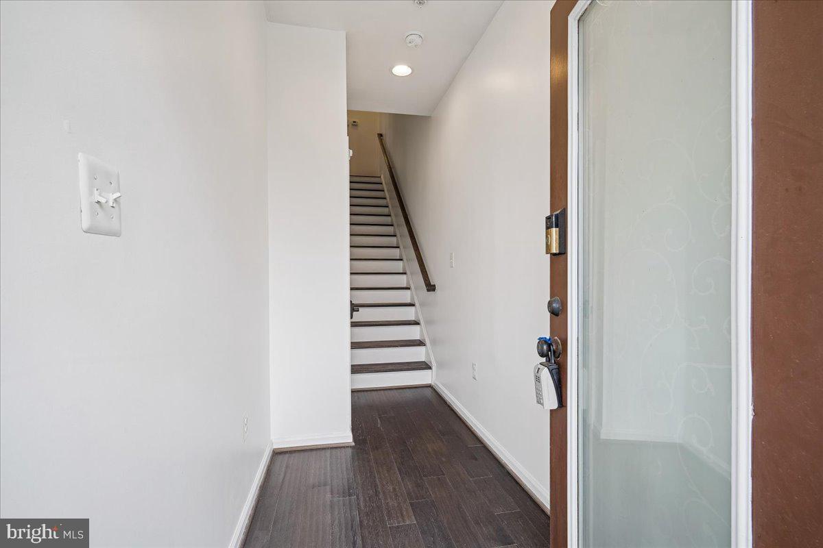 6201 CHRONICLE STREET