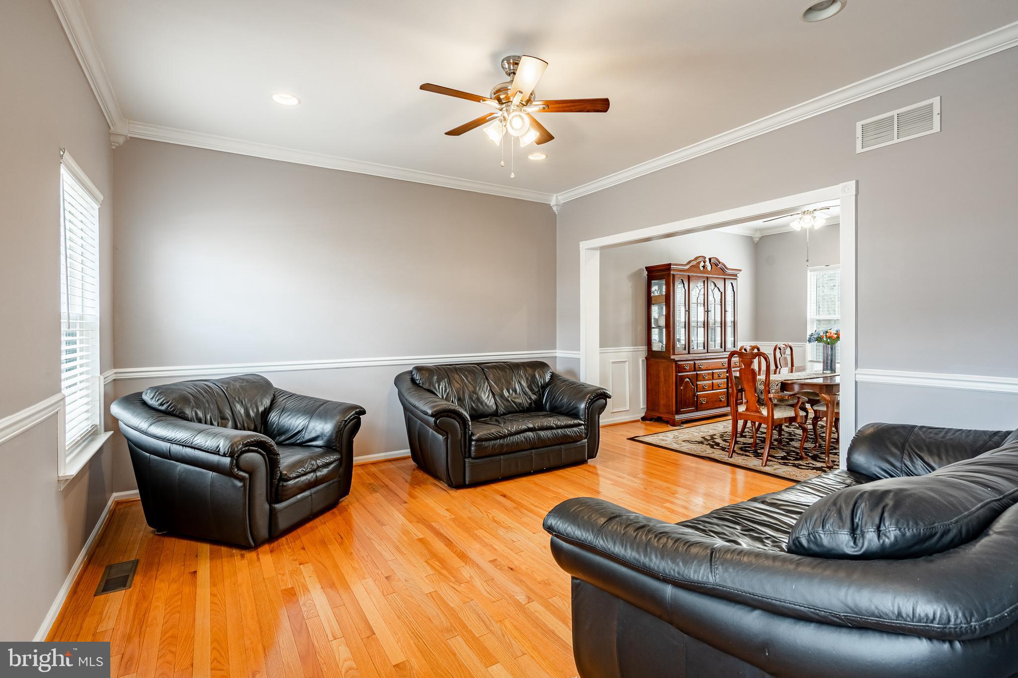 107 W FLAGSTONE DRIVE