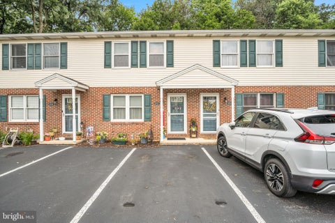 Townhouse For Sale - 4522 Linden Avenue<br/> Cumberland County, MECHANICSBURG, PA 17055