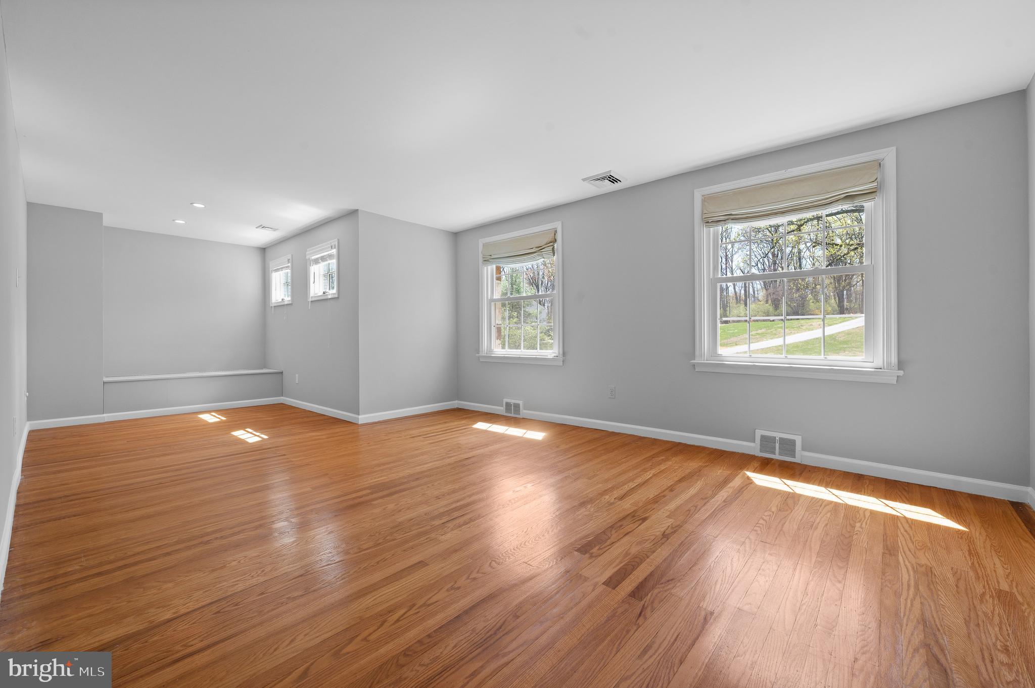 COUNTRYVIEW - Residential Lease