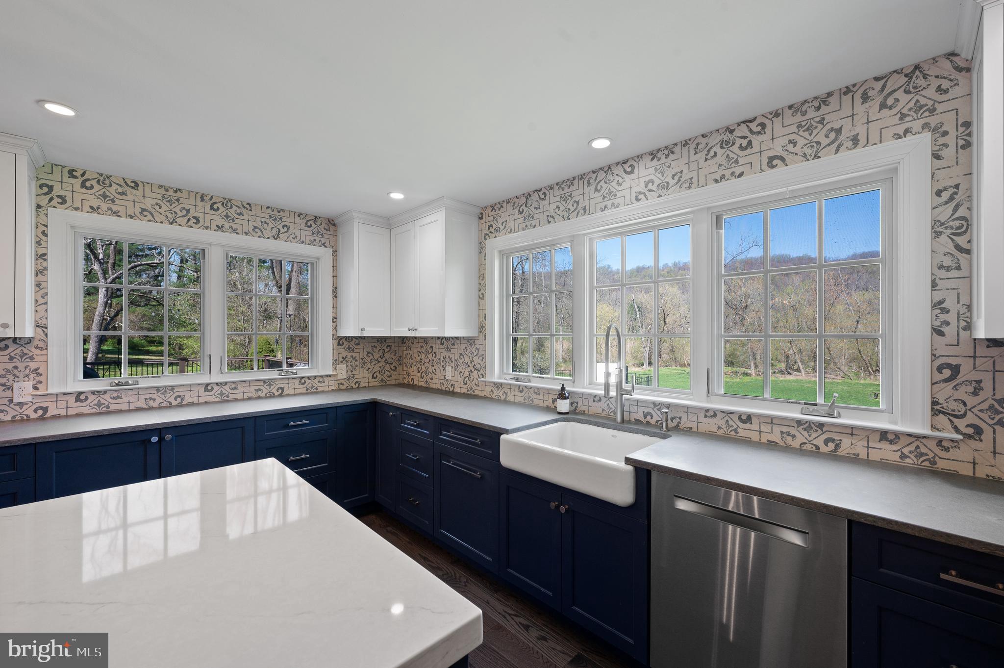 COUNTRYVIEW - Residential Lease