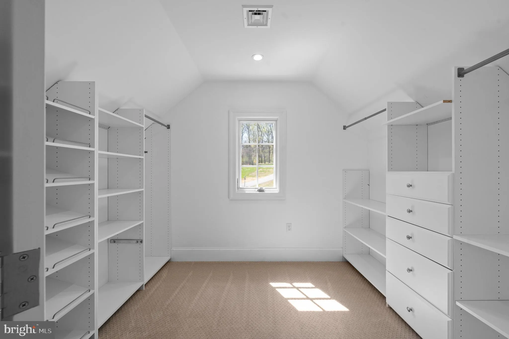 Malvern, Pennsylvania 19355, United States, 4 Bedrooms Bedrooms, ,5 BathroomsBathrooms,Residential,Active,124020