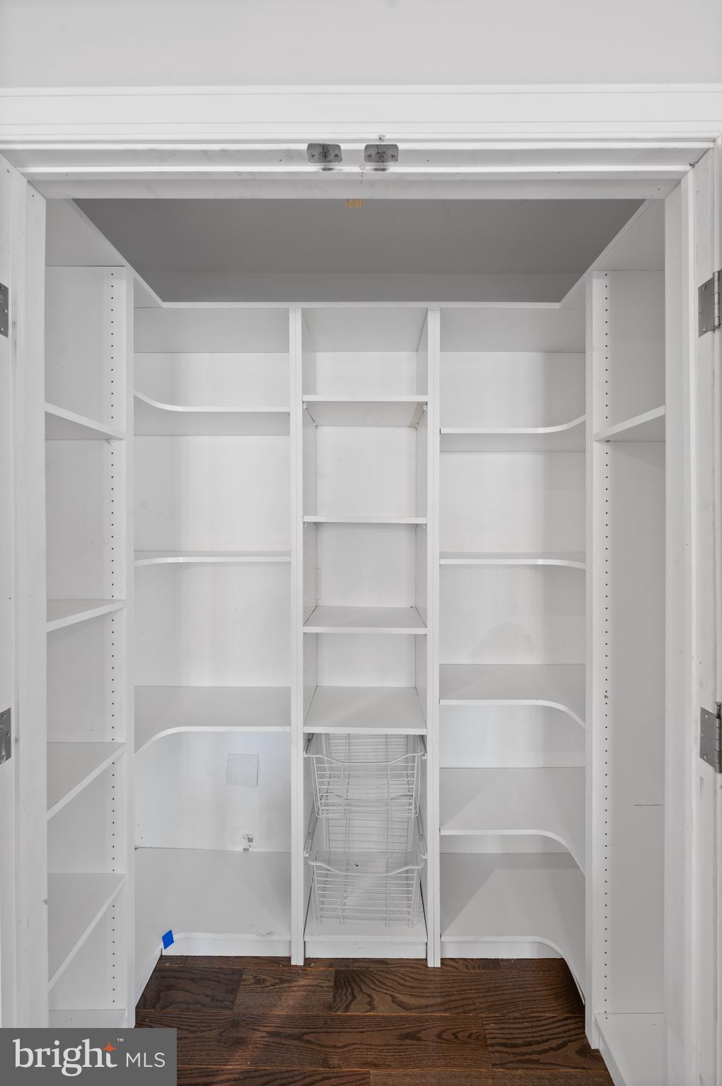 COUNTRYVIEW - Residential Lease