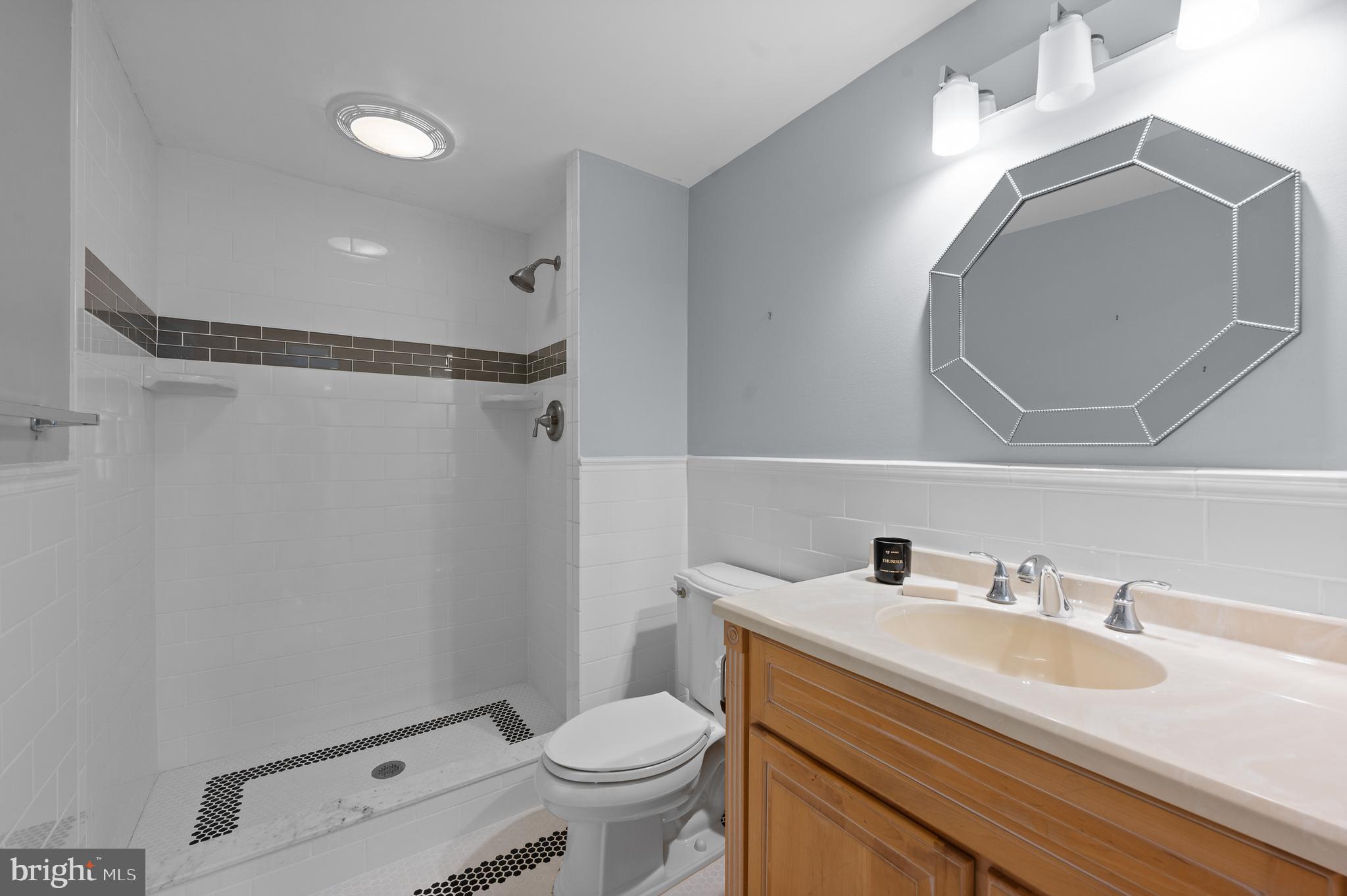 COUNTRYVIEW - Residential Lease