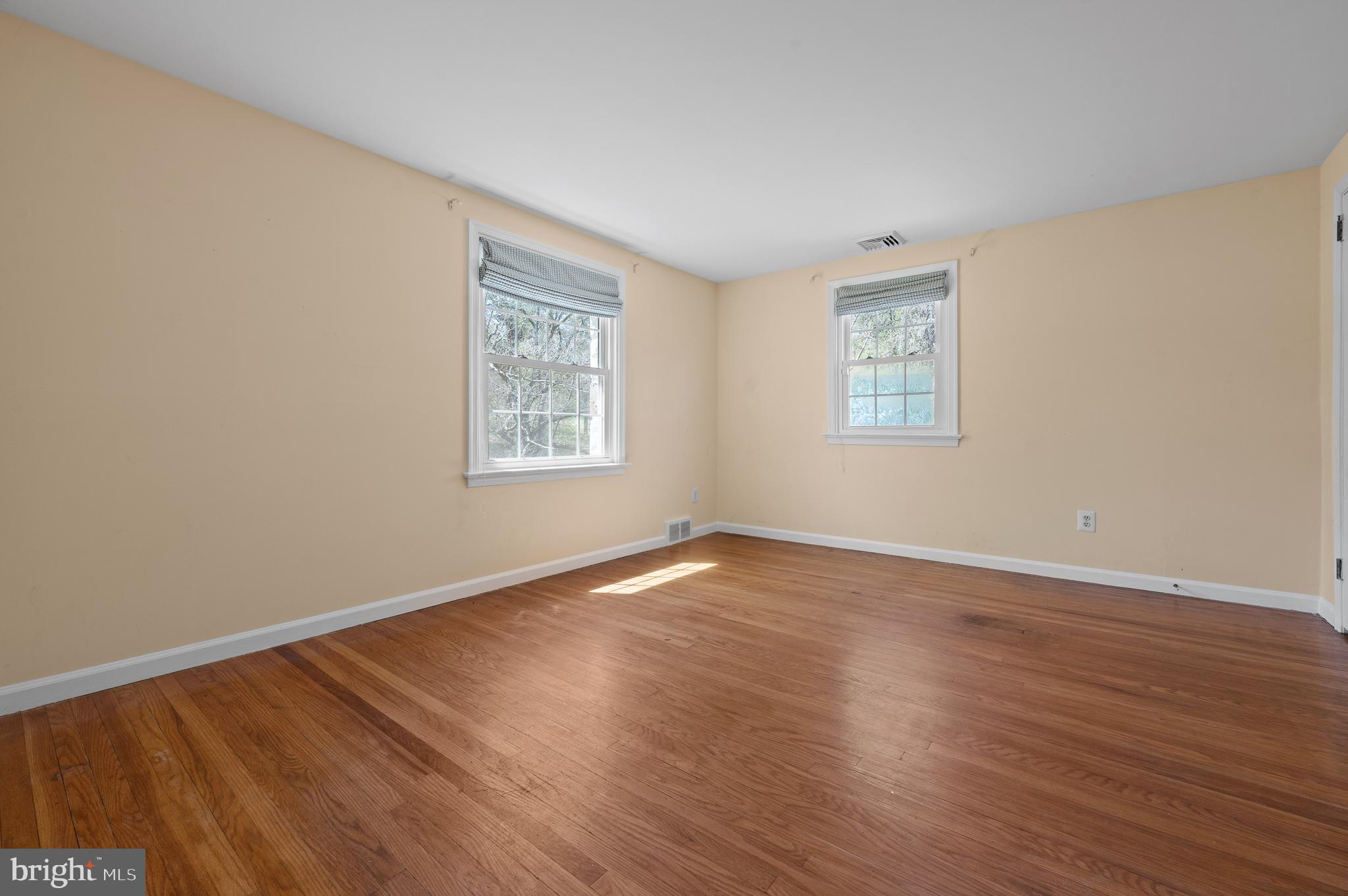 COUNTRYVIEW - Residential Lease