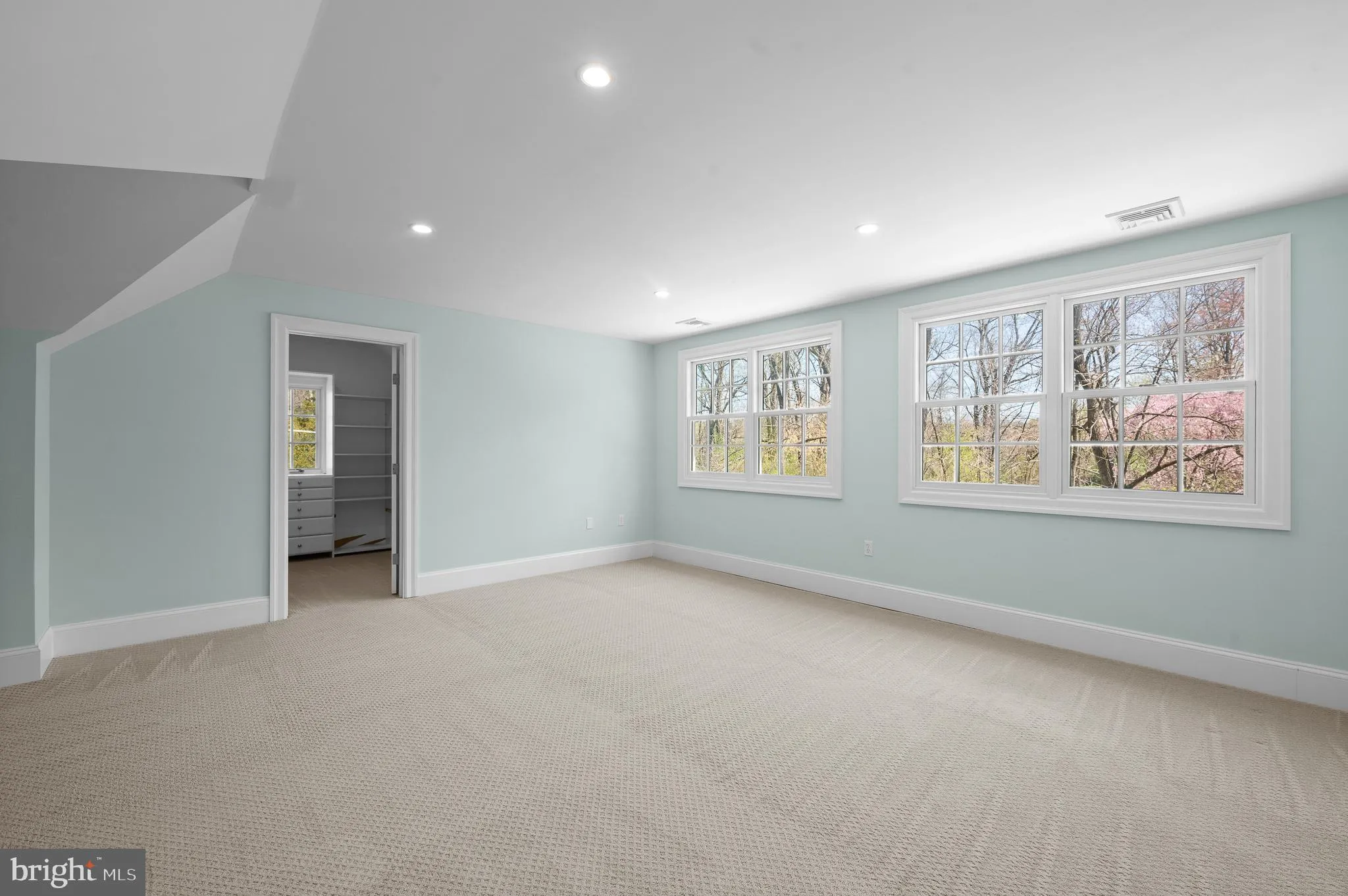 Malvern, Pennsylvania 19355, United States, 4 Bedrooms Bedrooms, ,5 BathroomsBathrooms,Residential,Active,124020