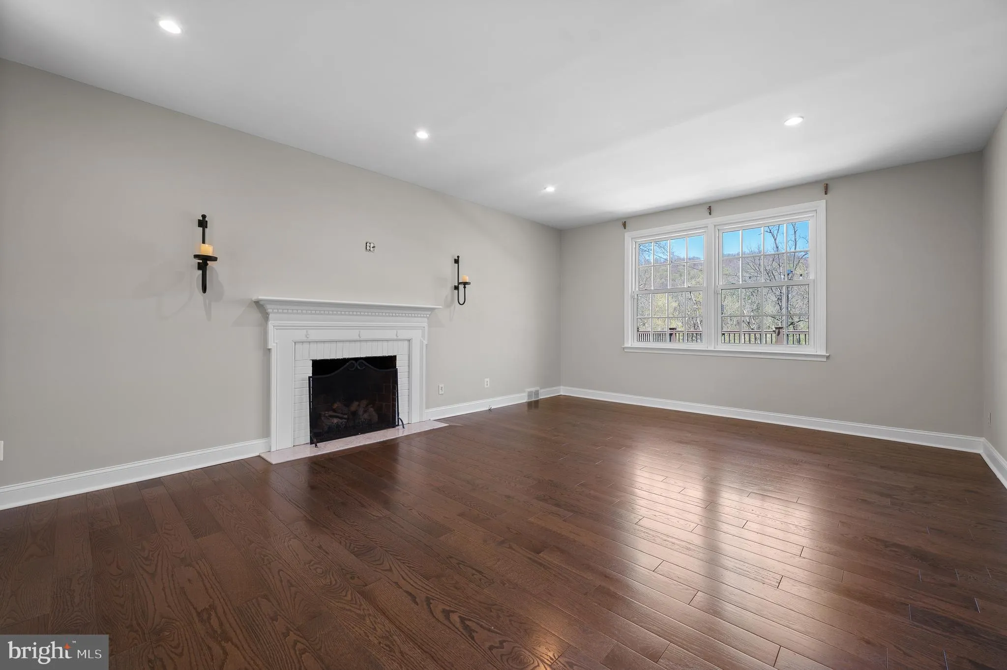 Malvern, Pennsylvania 19355, United States, 4 Bedrooms Bedrooms, ,5 BathroomsBathrooms,Residential,Active,124020