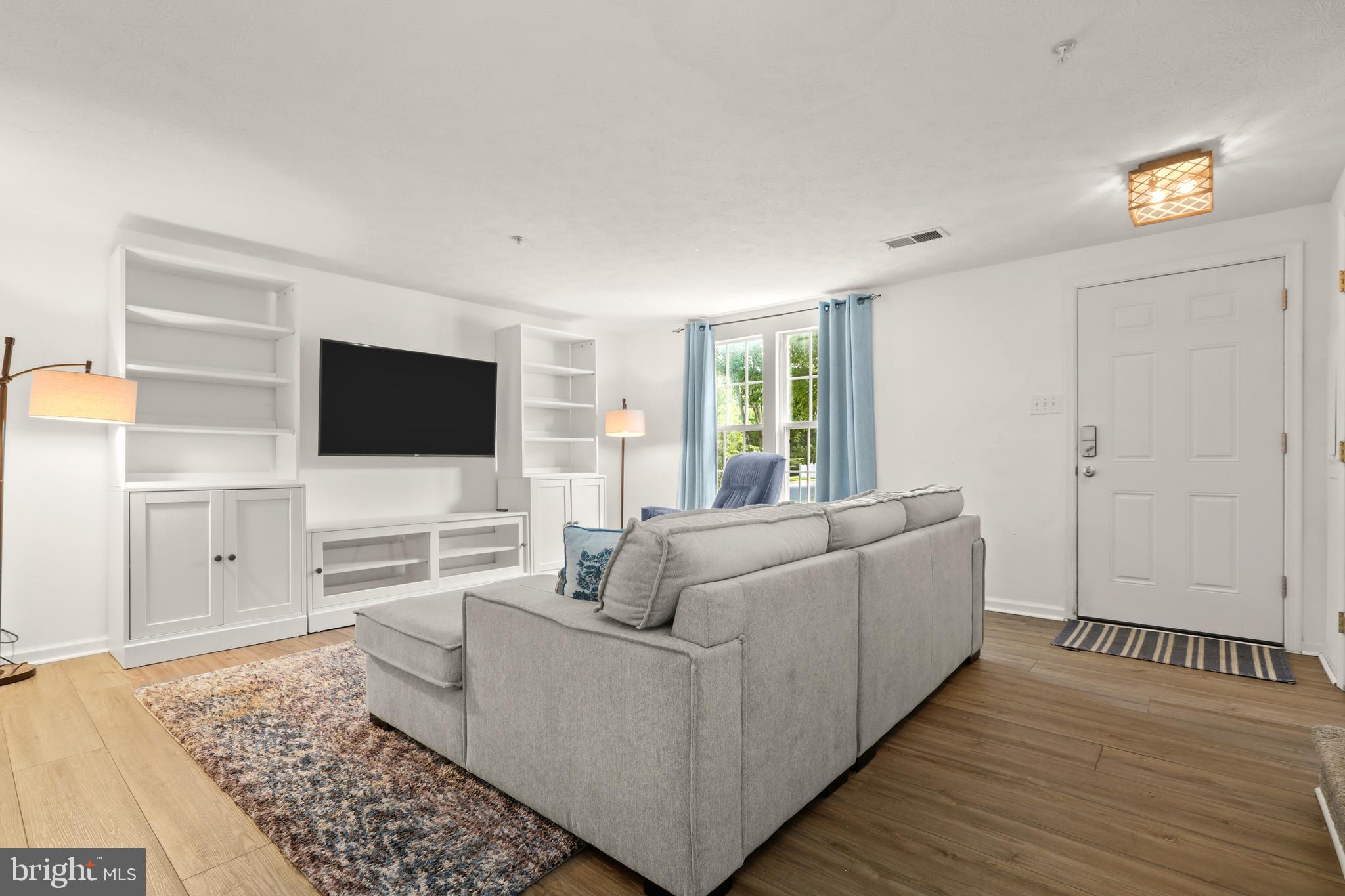 903 GAINSBOROUGH COURT