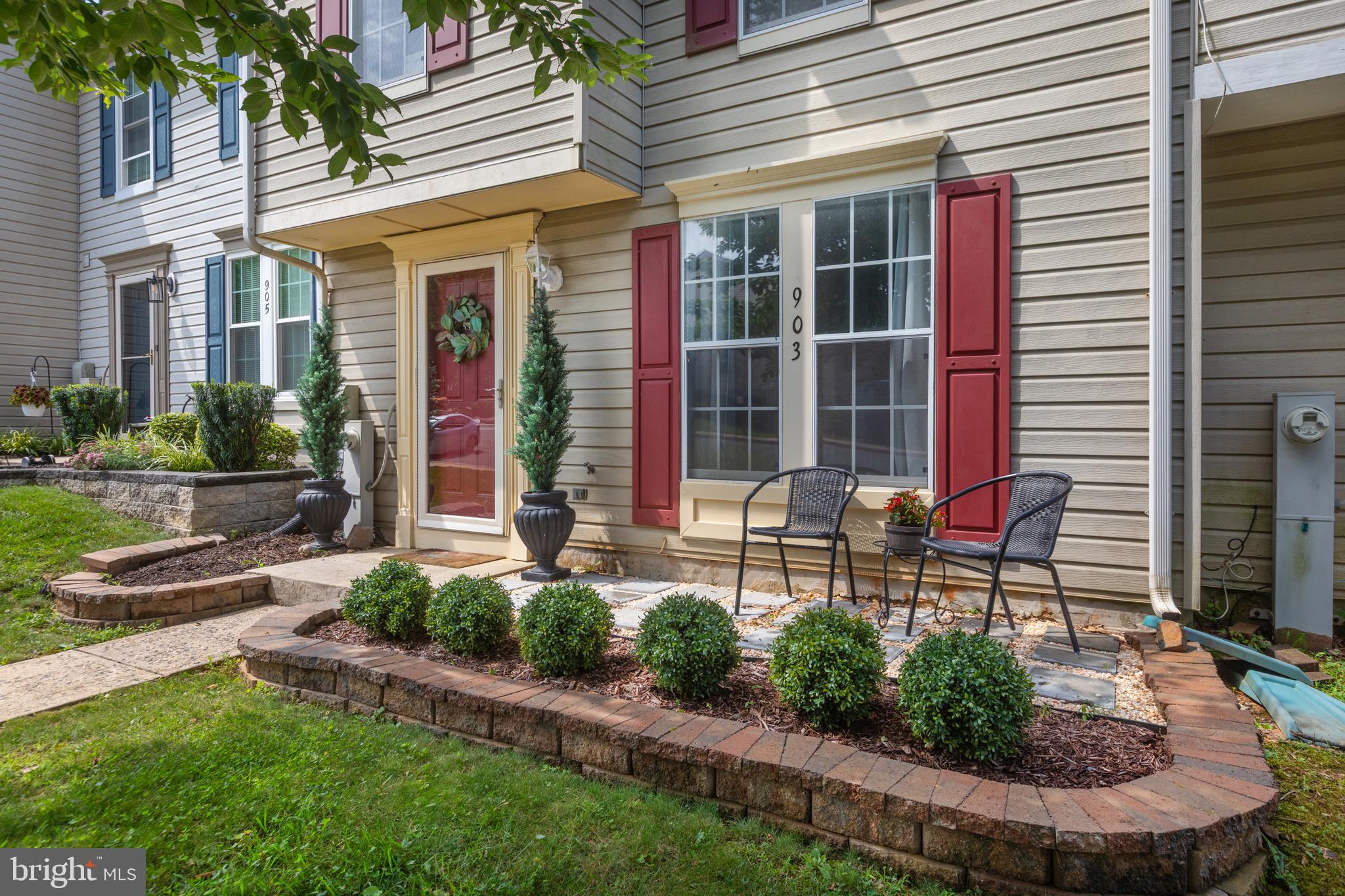 903 GAINSBOROUGH COURT