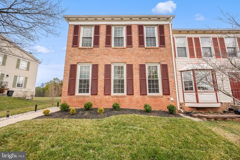 Photo of 3711 Foxfield Lane, FAIRFAX, VA 22033 (MLS # VAFX2291600)