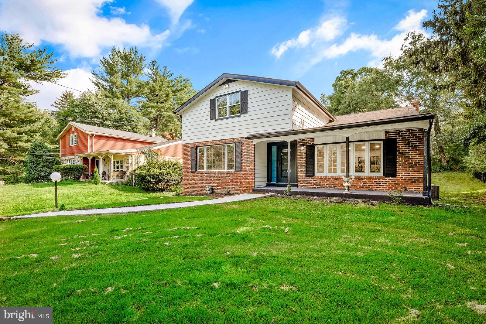 826 PARDEE LANE