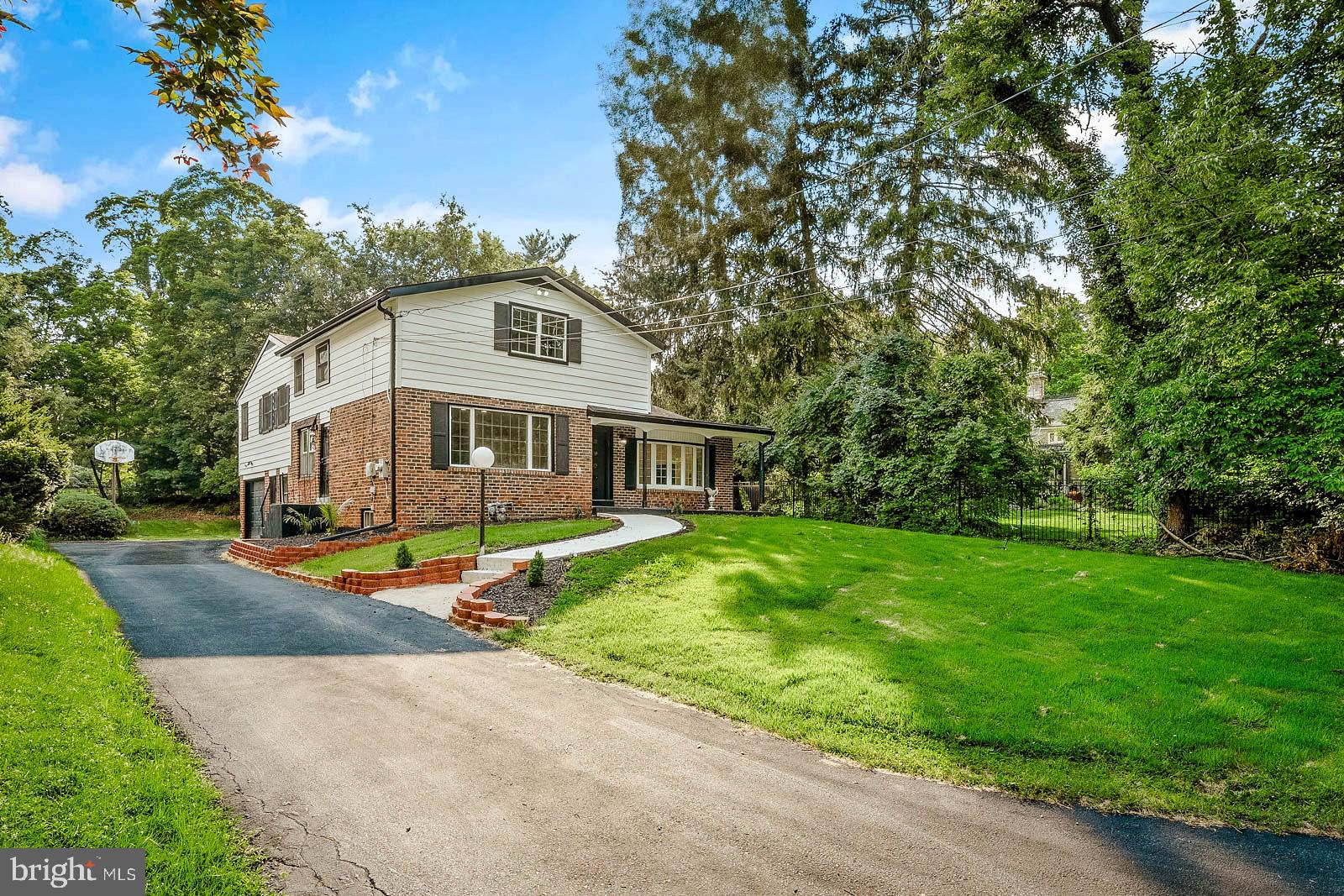 826 PARDEE LANE