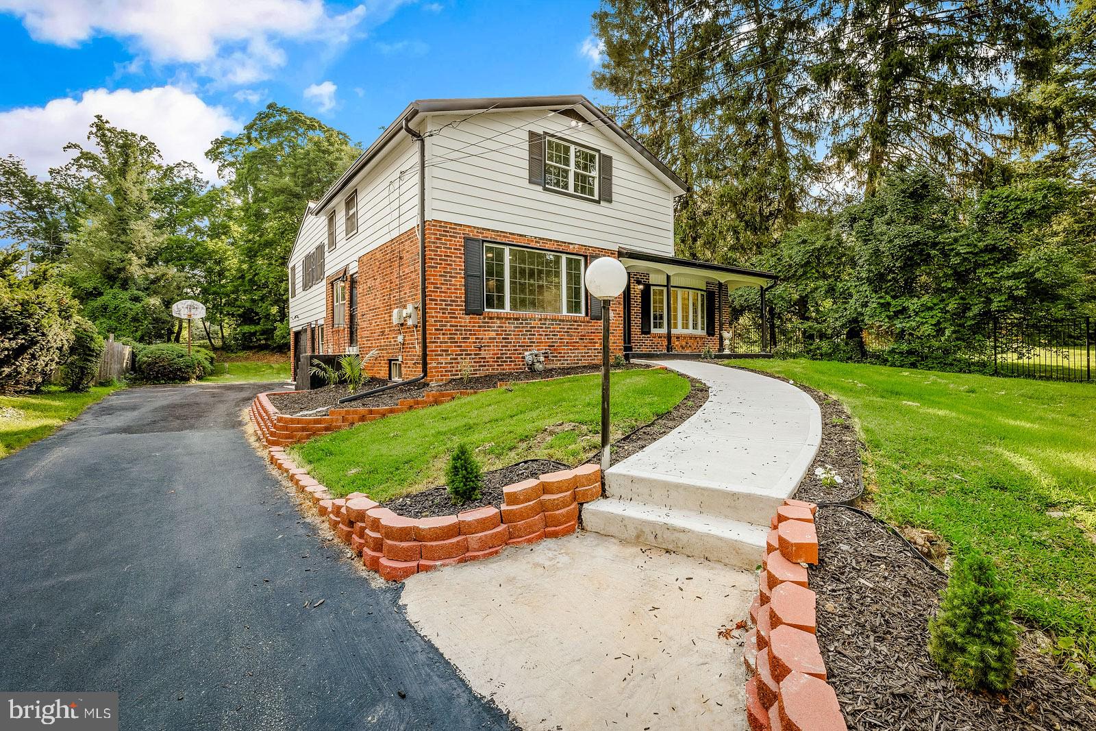 826 PARDEE LANE