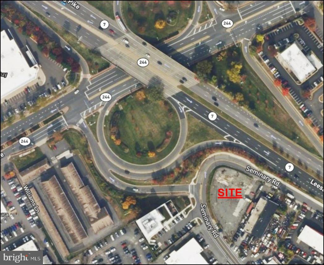 BAILEYS CROSSROADS - Commercial Lease