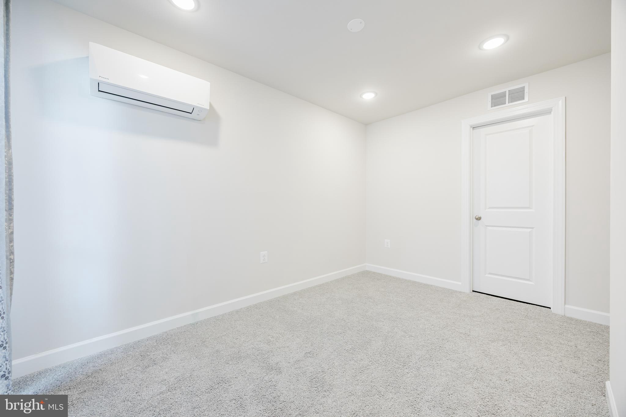 NORTH HART RUN - Residential