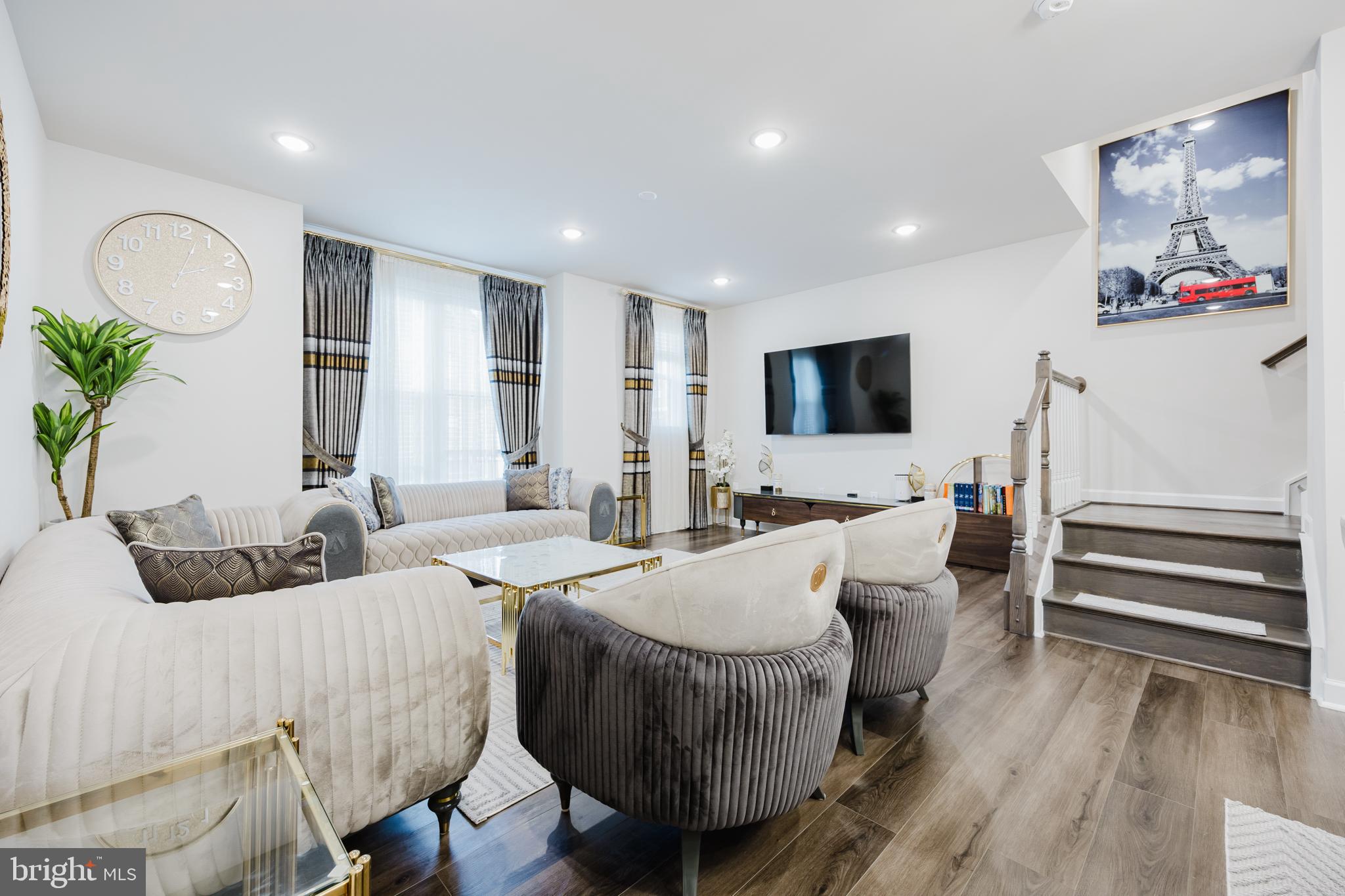 NORTH HART RUN - Residential