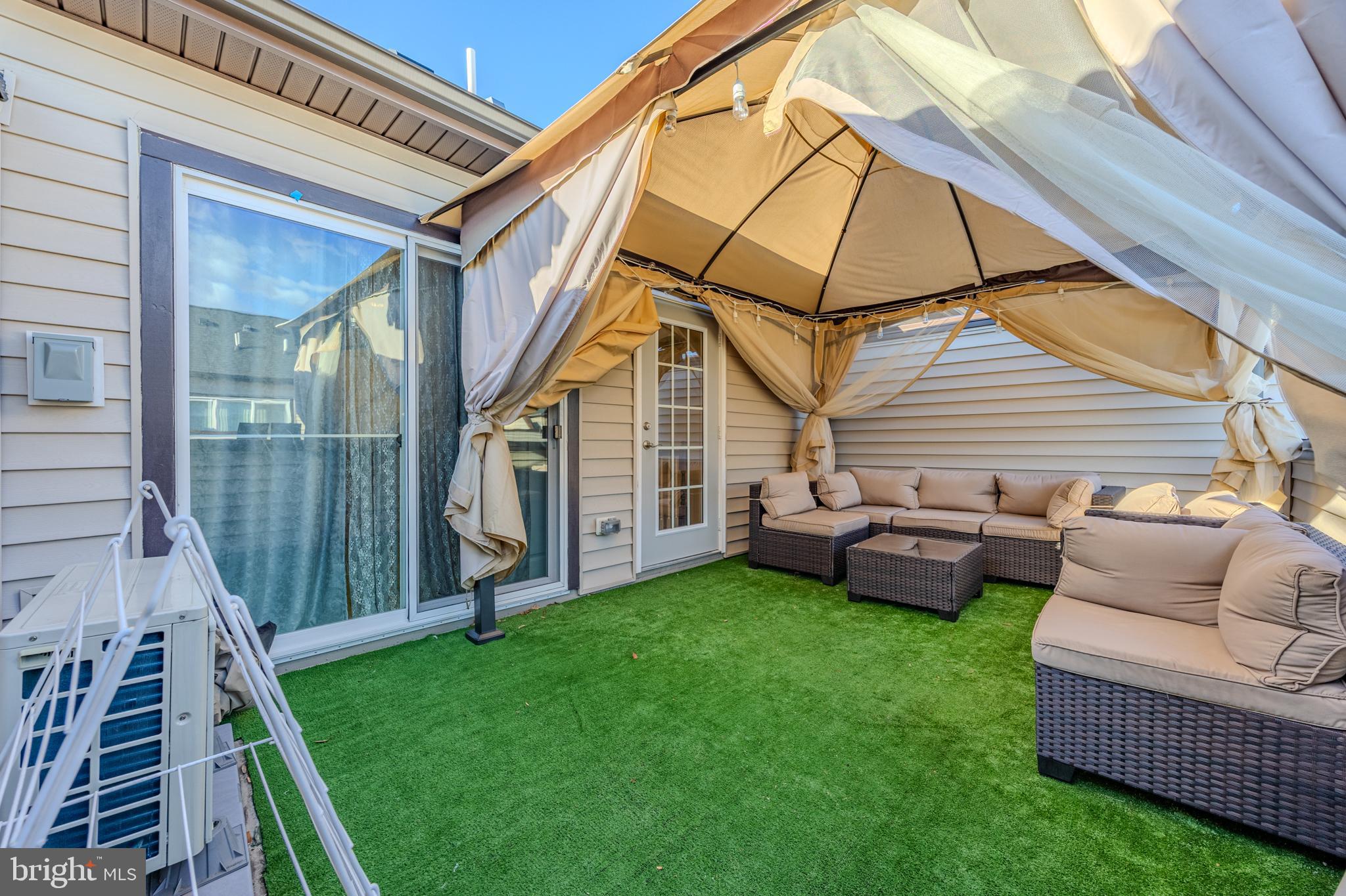 NORTH HART RUN - Residential