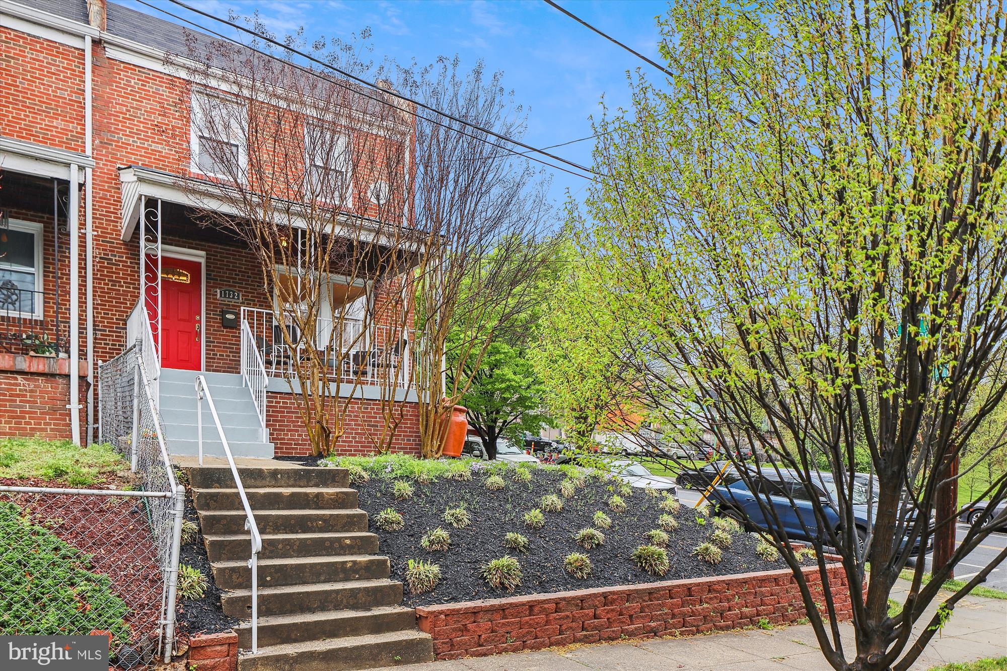 1732 GIRARD STREET NE
