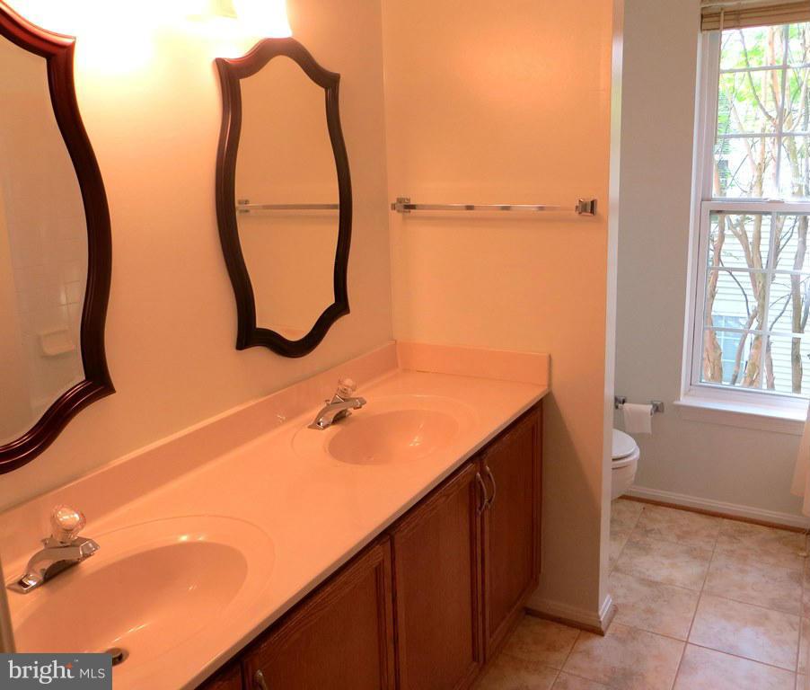 KINGSTOWNE - Residential Lease