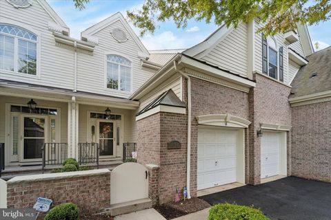 4 SCHINDLER COURT TRENTON NJ 08648