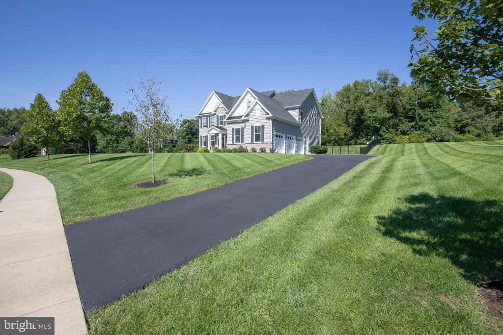 Photo of 2 Oxford Ln, DOYLESTOWN, PA 18901 (MLS # PABU2129364)