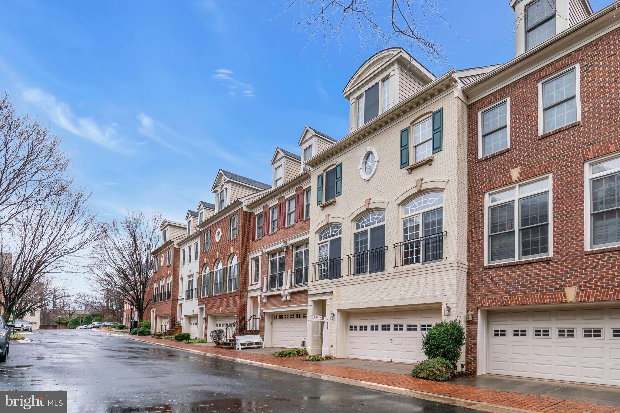 HUNTING RIDGE - Residential