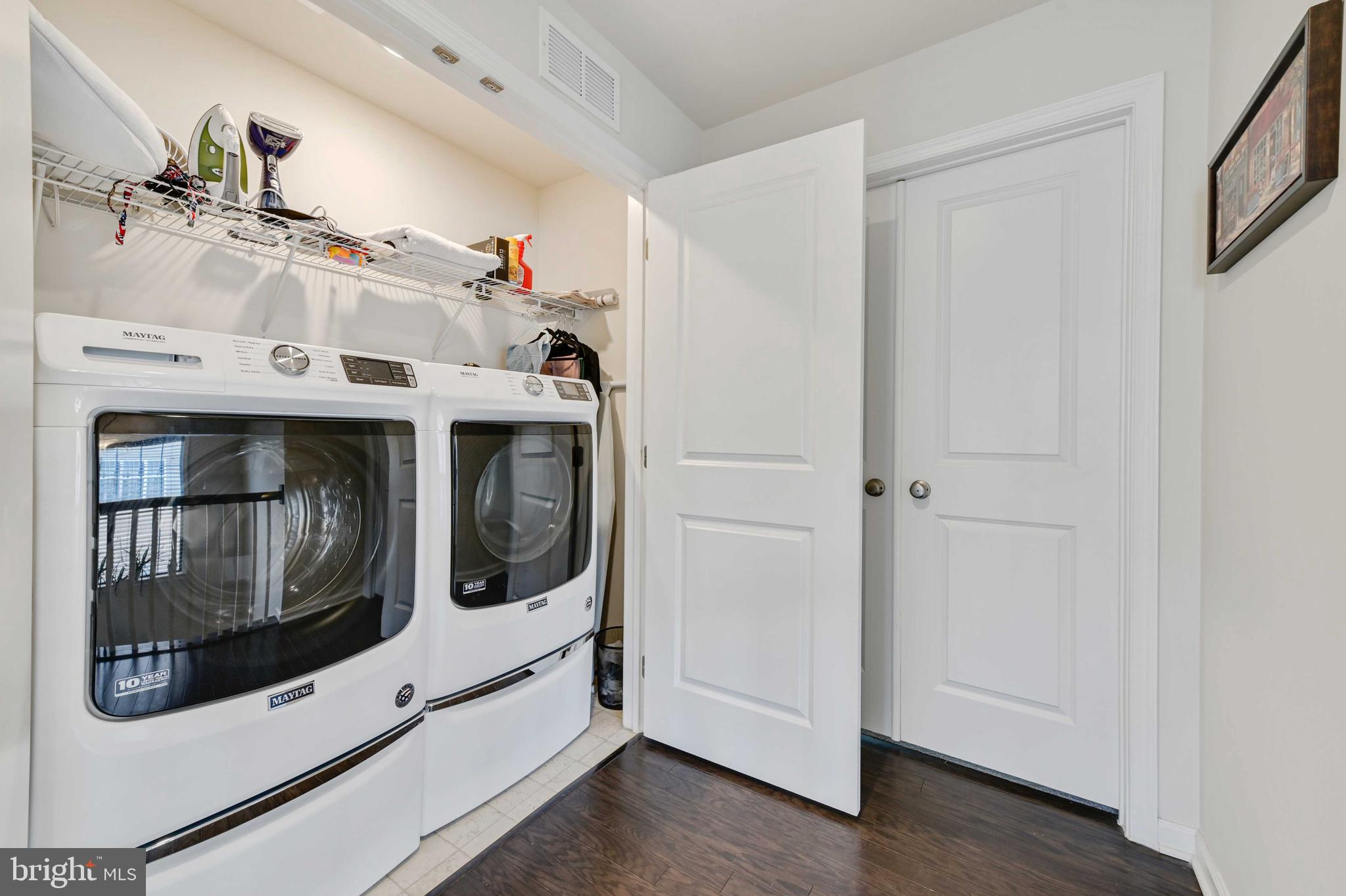 LAUREL RIDGE - Residential