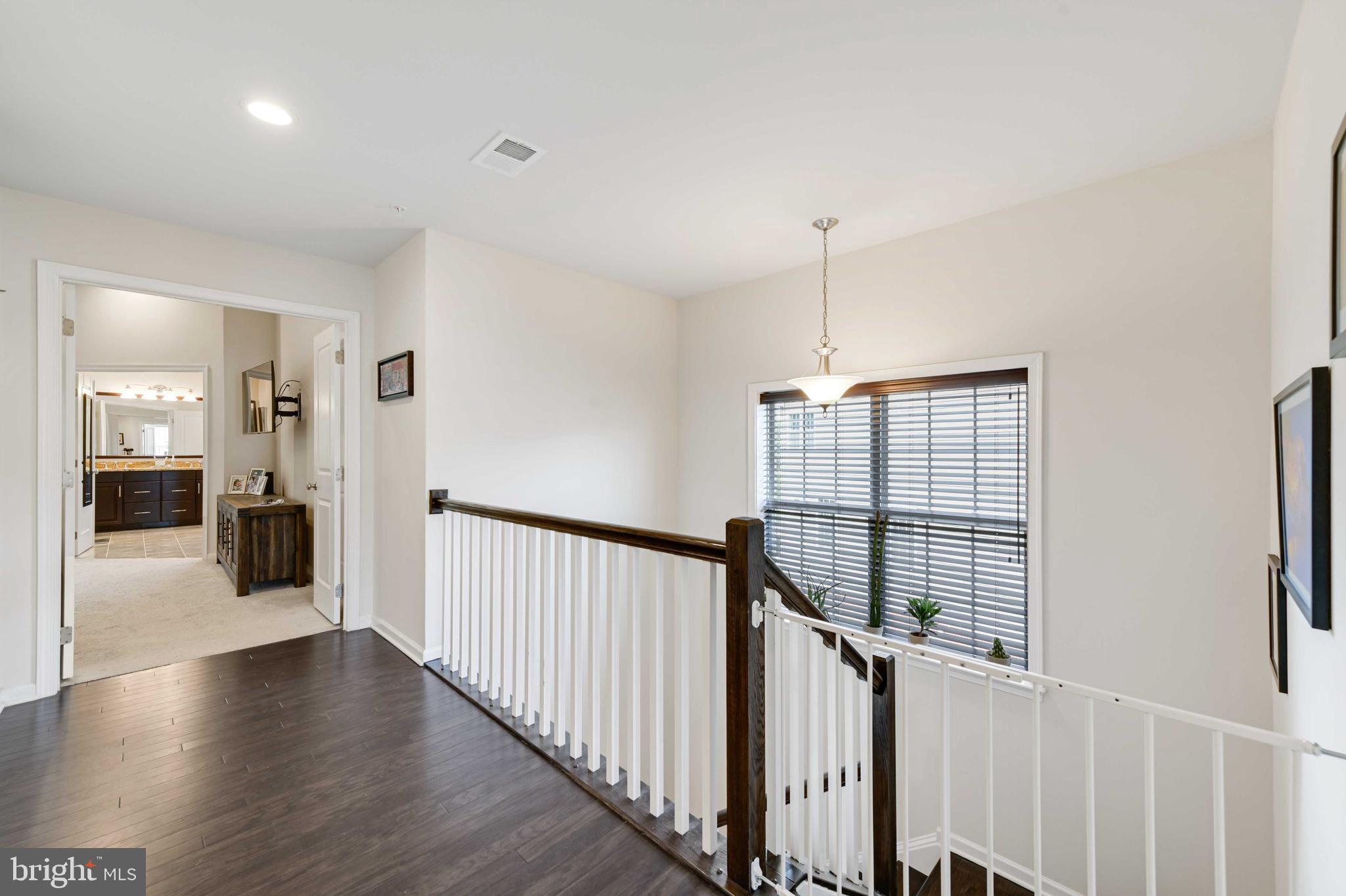 LAUREL RIDGE - Residential