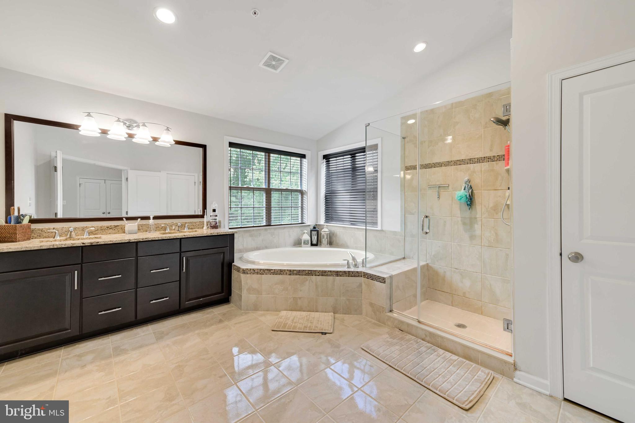 LAUREL RIDGE - Residential