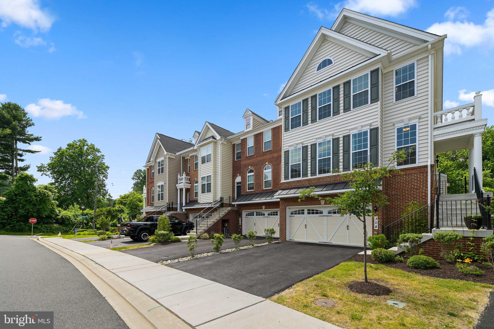 LAUREL RIDGE - Residential