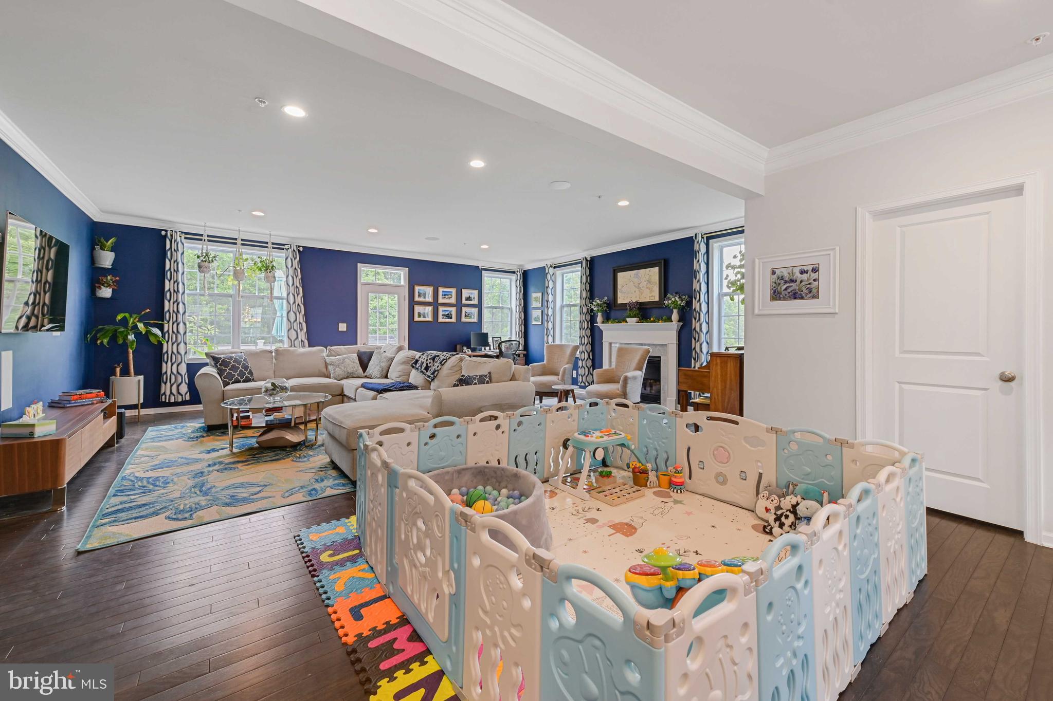 LAUREL RIDGE - Residential