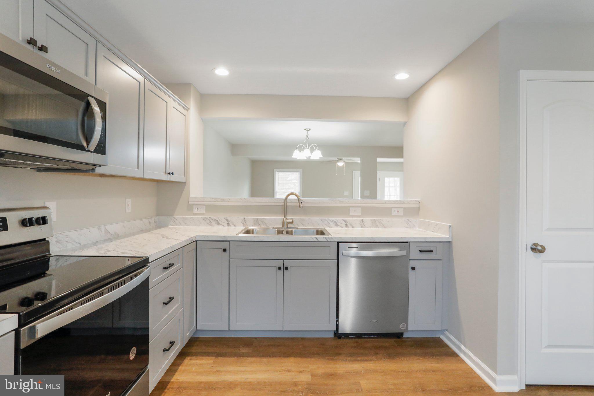 WEST SIDE - Residential Lease