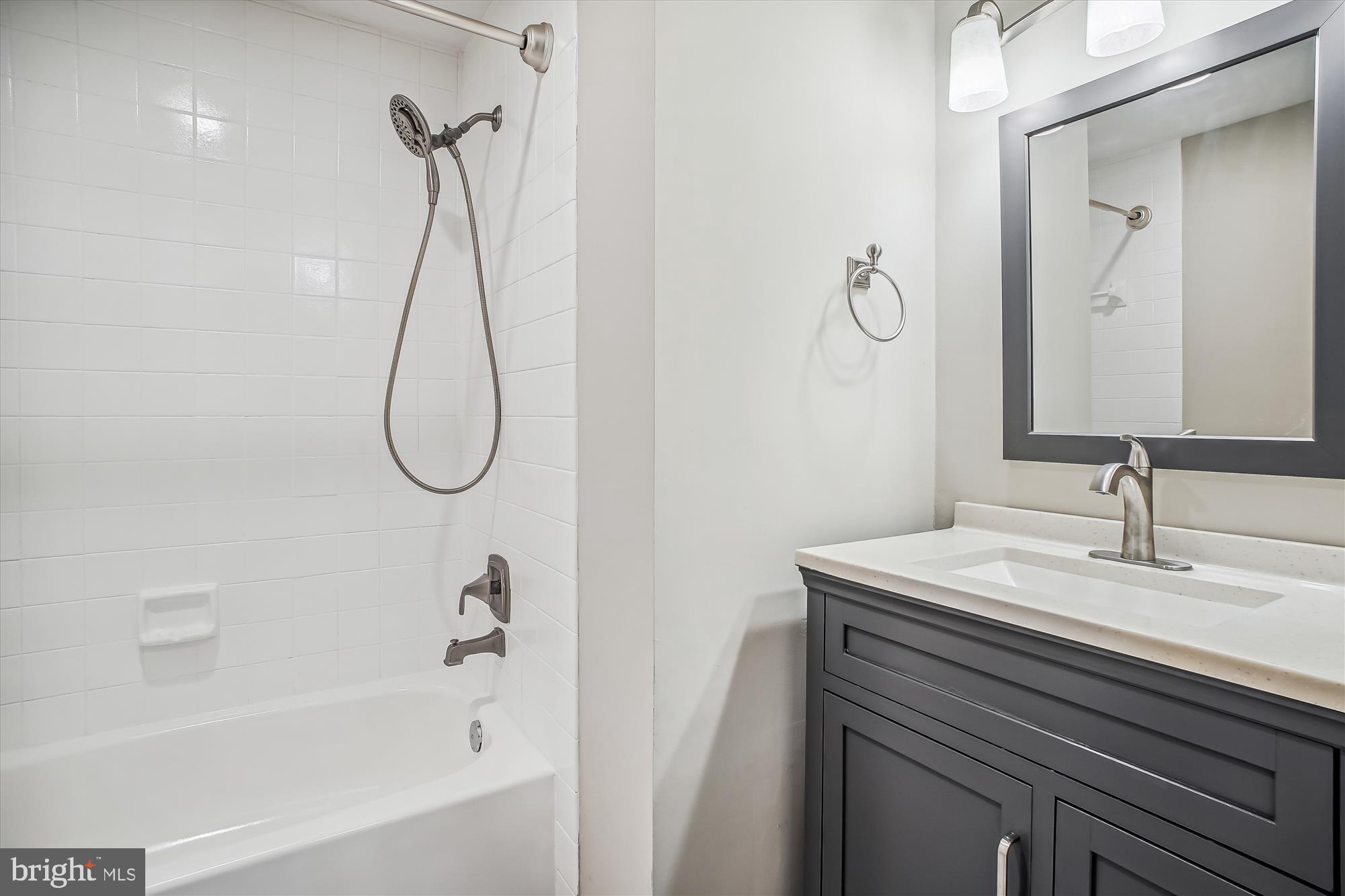 FOX MILL ESTATES - Residential Lease