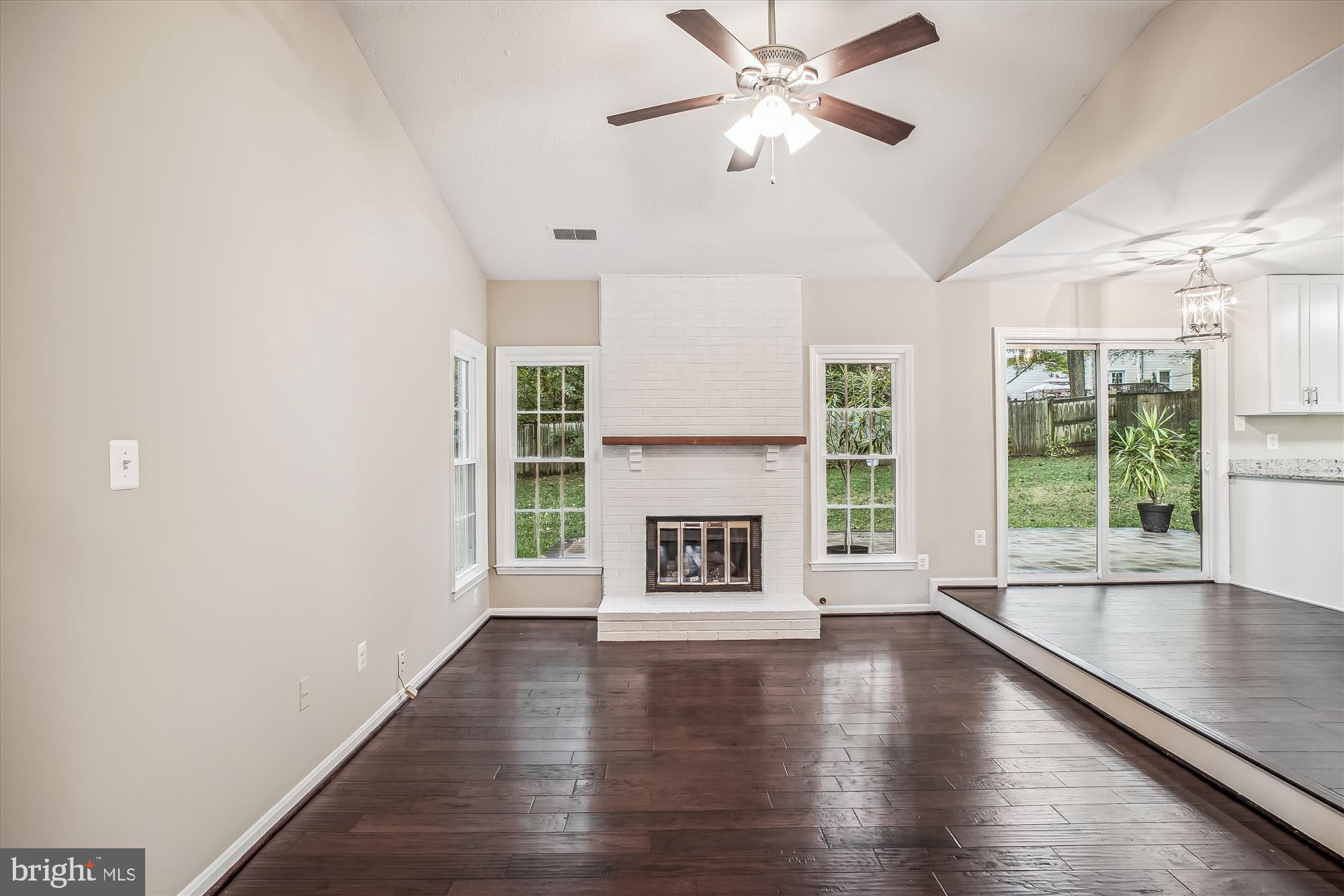 FOX MILL ESTATES - Residential Lease