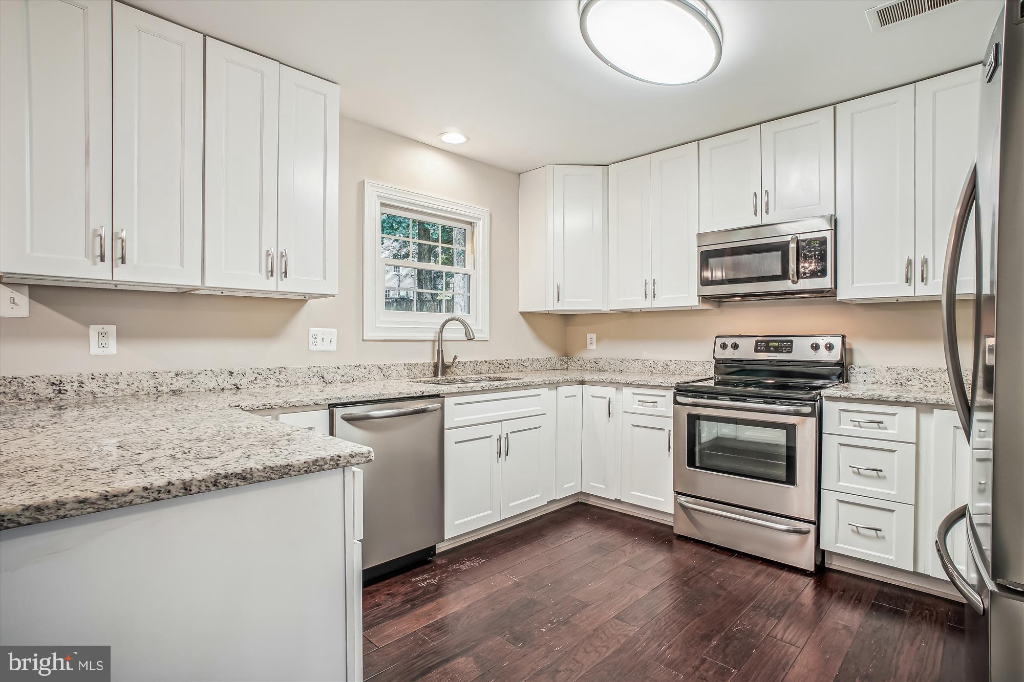 FOX MILL ESTATES - Residential Lease