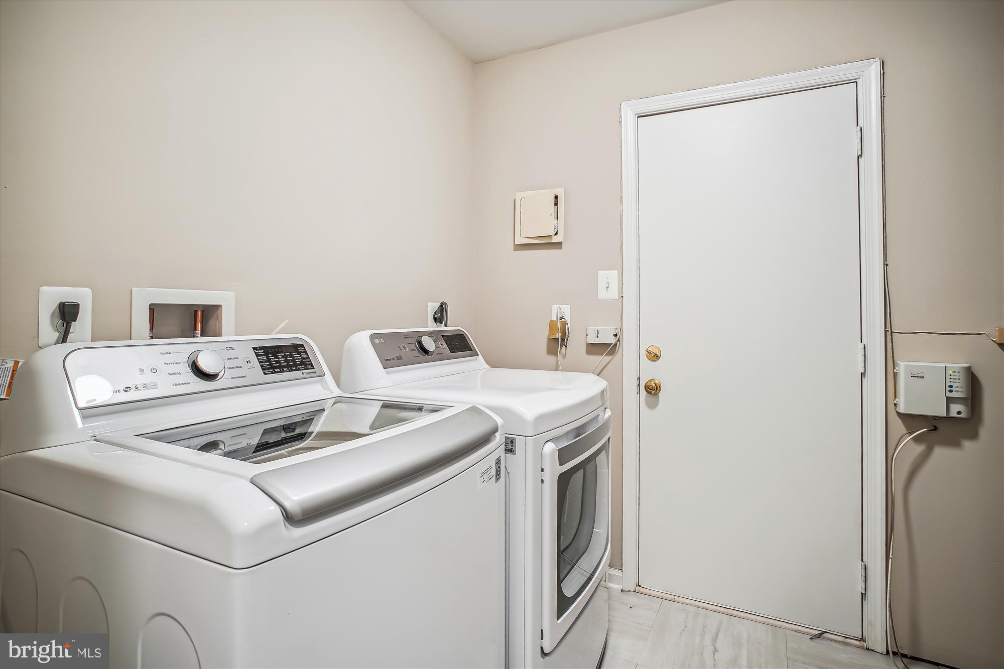 FOX MILL ESTATES - Residential Lease