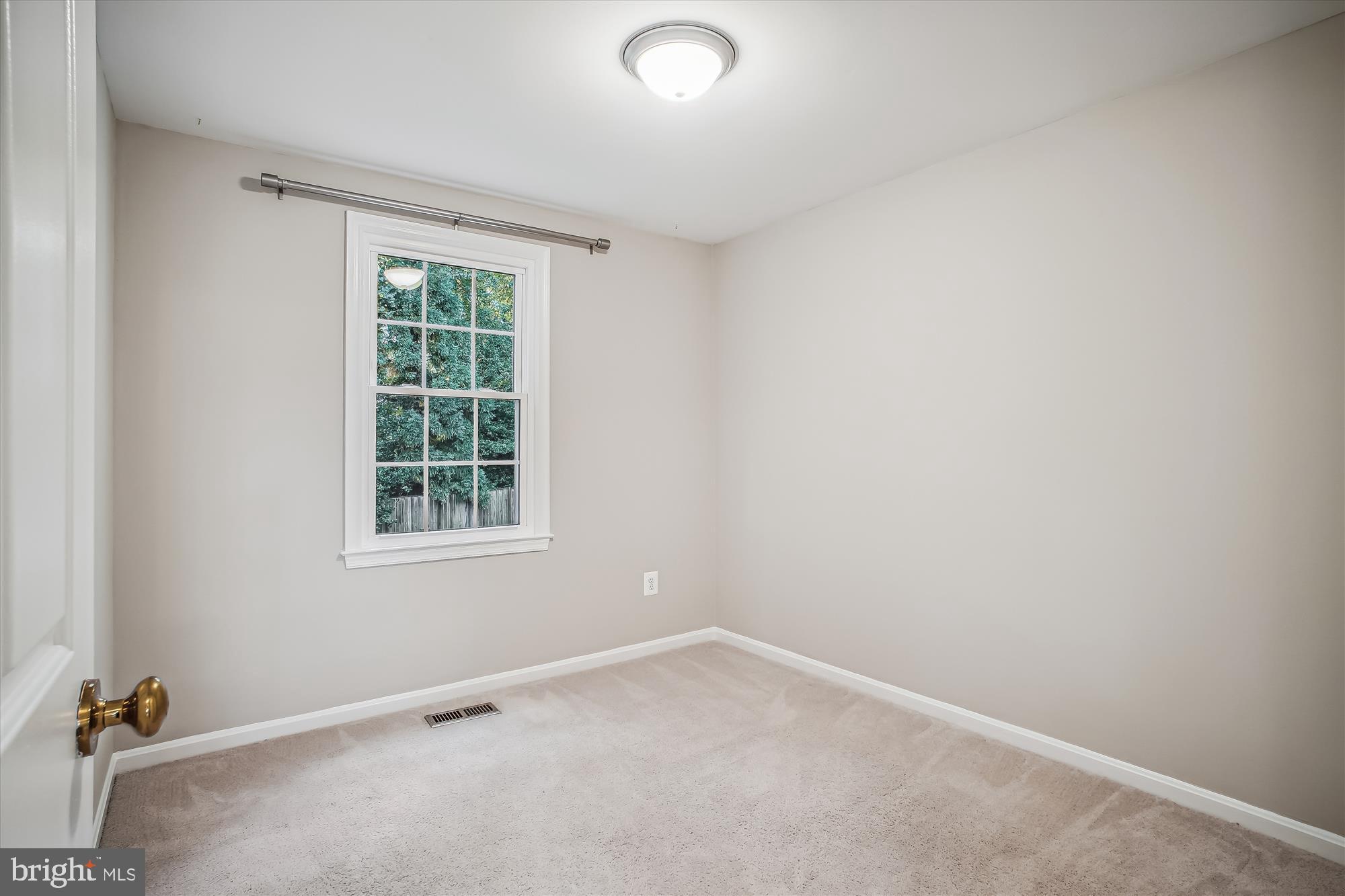 FOX MILL ESTATES - Residential Lease