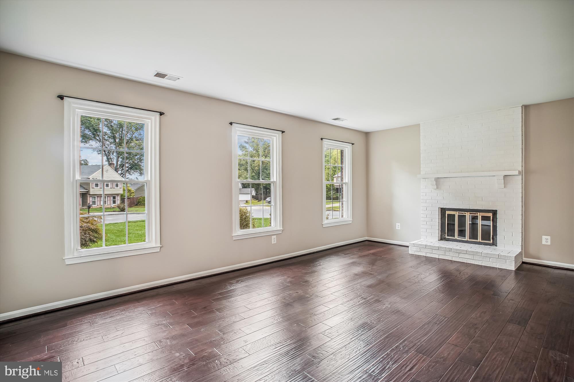 FOX MILL ESTATES - Residential Lease